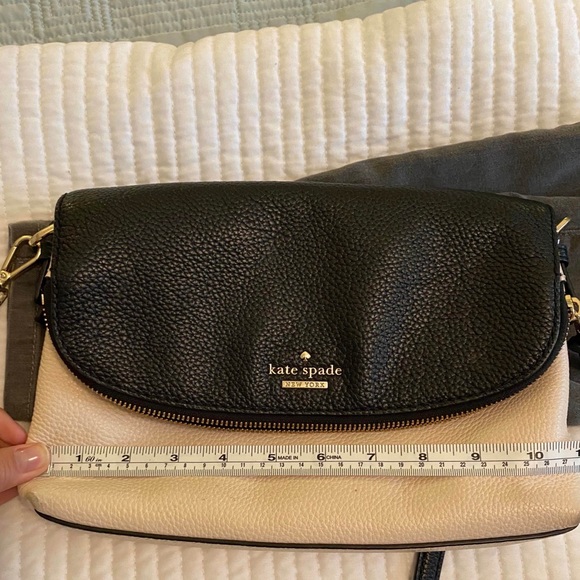 kate spade Handbags - Kate Spade crossbody bag